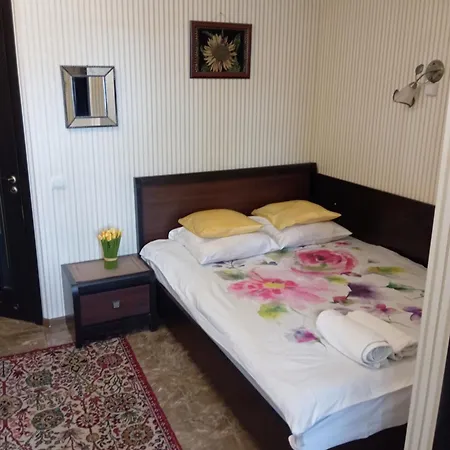 L'vovskaia Guest house *