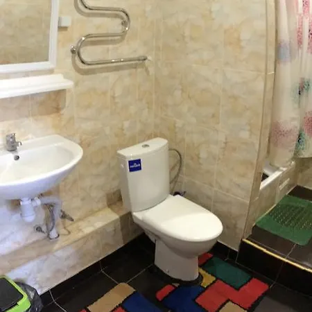 L'vovskaia בית הארחה 3*